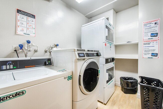 Building Photo - 7855 JFK Blvd E