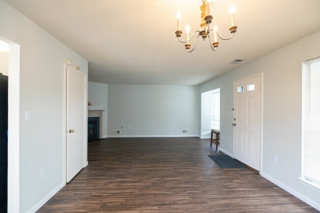 Building Photo - 361 Hadleigh Ln