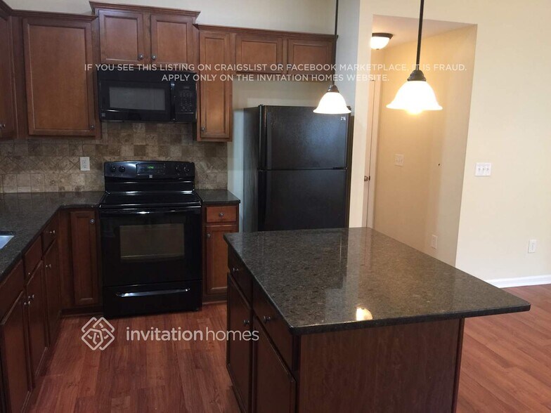 Building Photo - 261 Ascott Ln