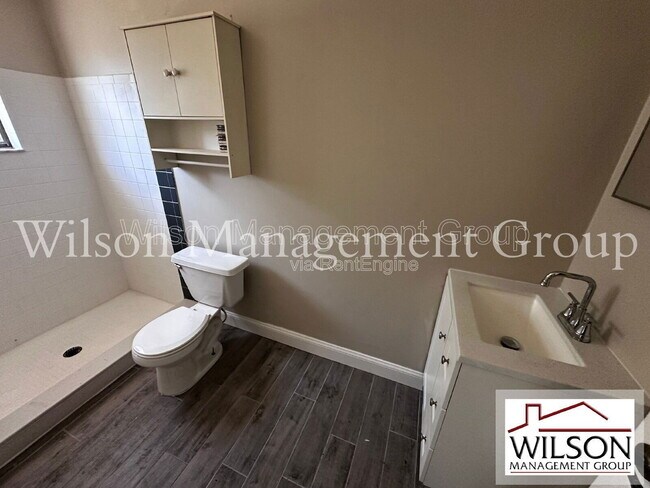 Building Photo - 500 Yellowwood Ct