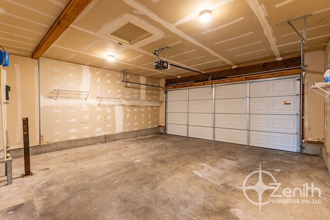 Building Photo - 1116 W 30th St