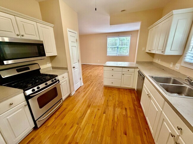 Building Photo - 27 Greenbrook Ct