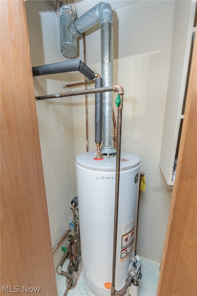 Building Photo - 3265 Mayfield Rd