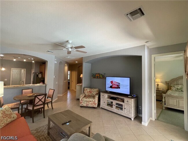 Building Photo - 10630 Camarelle Cir