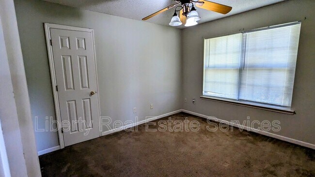 Building Photo - 180 Wayfair Ln