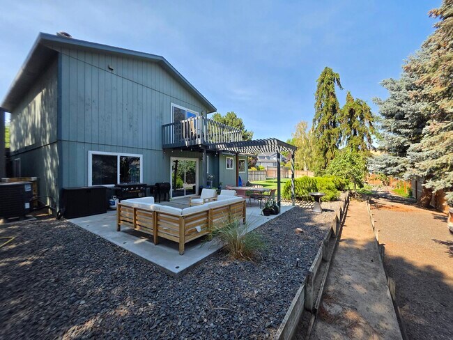 Building Photo - 265 Joshua Rd
