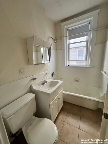 Building Photo - 120 Washington St