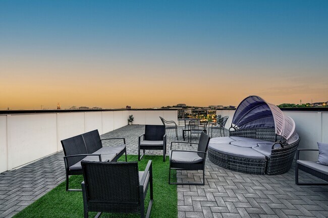 Building Photo - 2910 Felicia St