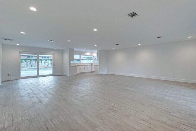 Building Photo - 5007 Cheena Dr