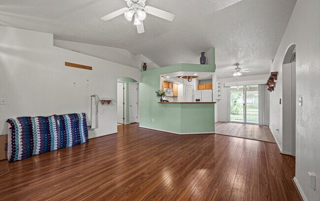 Building Photo - 803 Coopers Ct