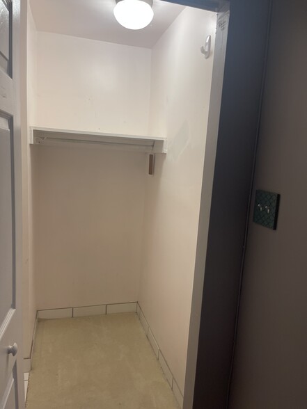 Closets Galore - 1420 N St NW
