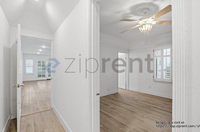 Building Photo - 1421 Stearns Dr