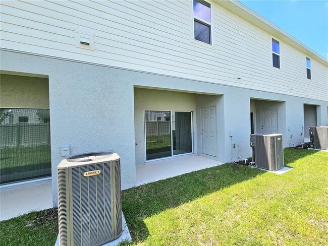 Building Photo - 3098 Skyline Lp
