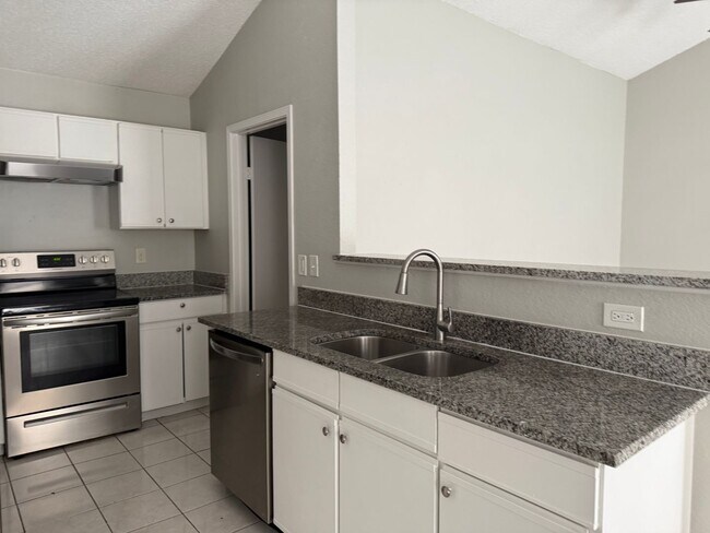 Building Photo - Charming 3-Bed, 2-Bath Home in Lewisville ...
