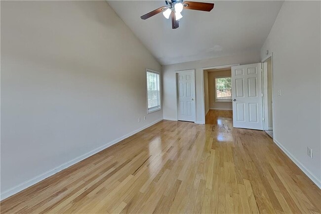 Building Photo - 500 Cottonwood Close