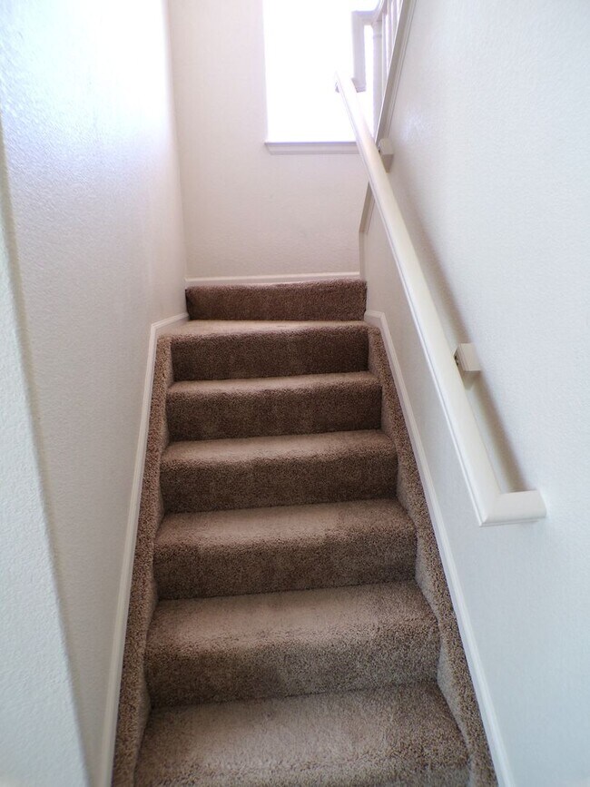 Building Photo - Spacious 2-Bed, 2.5-Bath Condo in Cherry C...