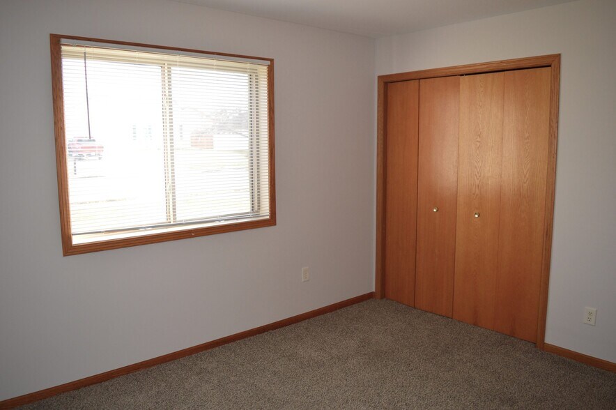 Building Photo - 391 Country Clover Dr