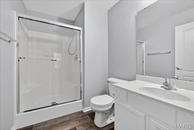 Building Photo - MOVE IN READY condo in Lake St. Louis