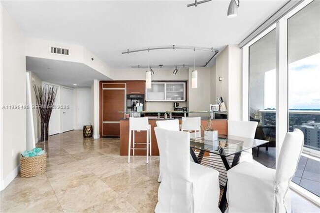 Building Photo - 1830 S Ocean Dr