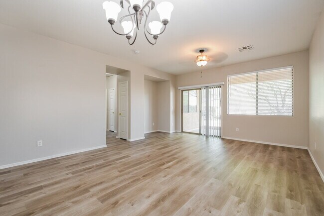 Building Photo - 1824 W Kuralt Dr