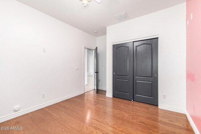 Building Photo - 2833 E Cobalt St