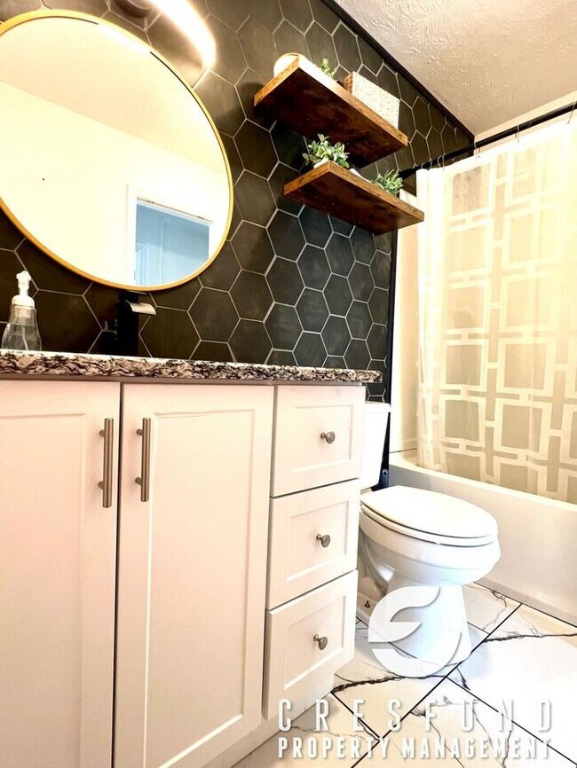 Building Photo - 4BR AVAILABLE NOW! Price just reduced get ...