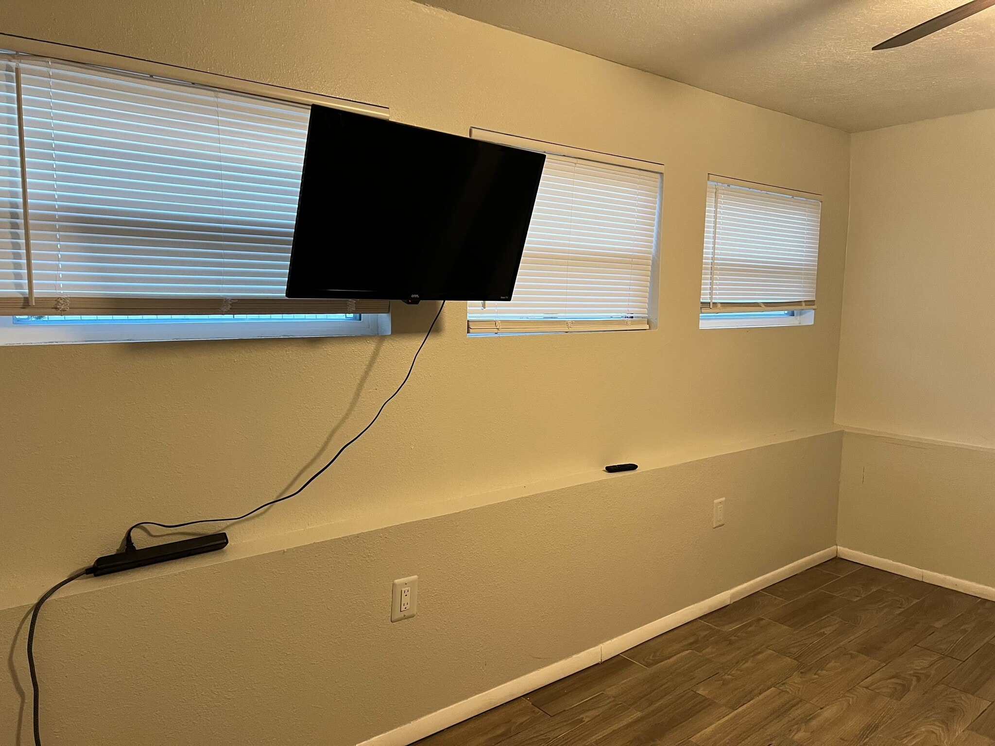 Room 3 - 5544 Baroque Dr
