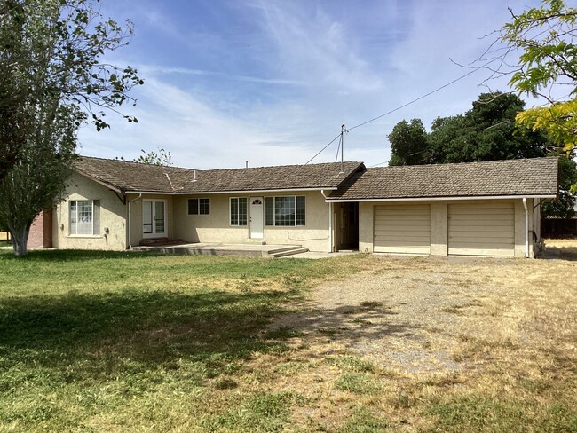 Primary Photo - **NOW AVAILABLE!! COUNTRY HOME IN LOS BANOS