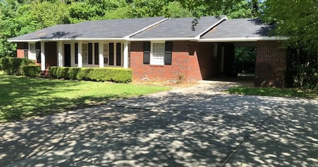 Building Photo - Charming 3BR/2BA Brick Home with Vintage F...