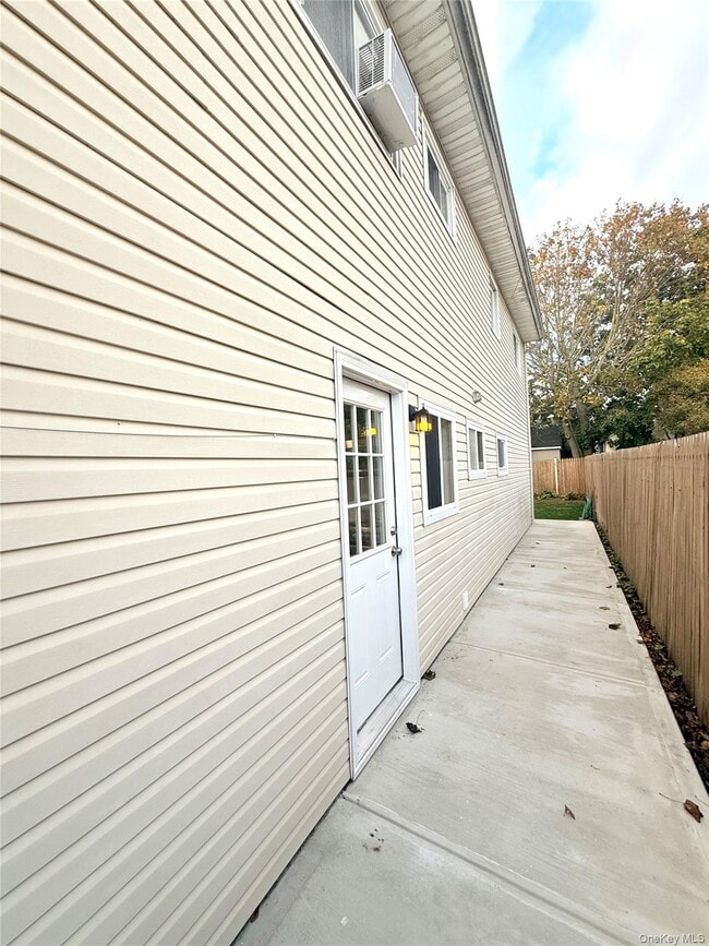 Building Photo - 193 E John St