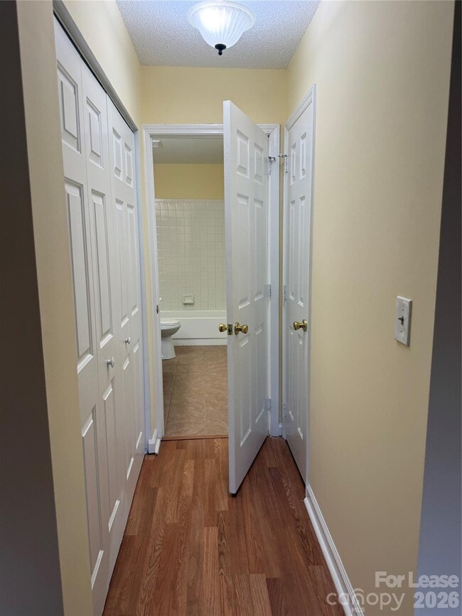 Building Photo - 8288 Golf Ridge Dr