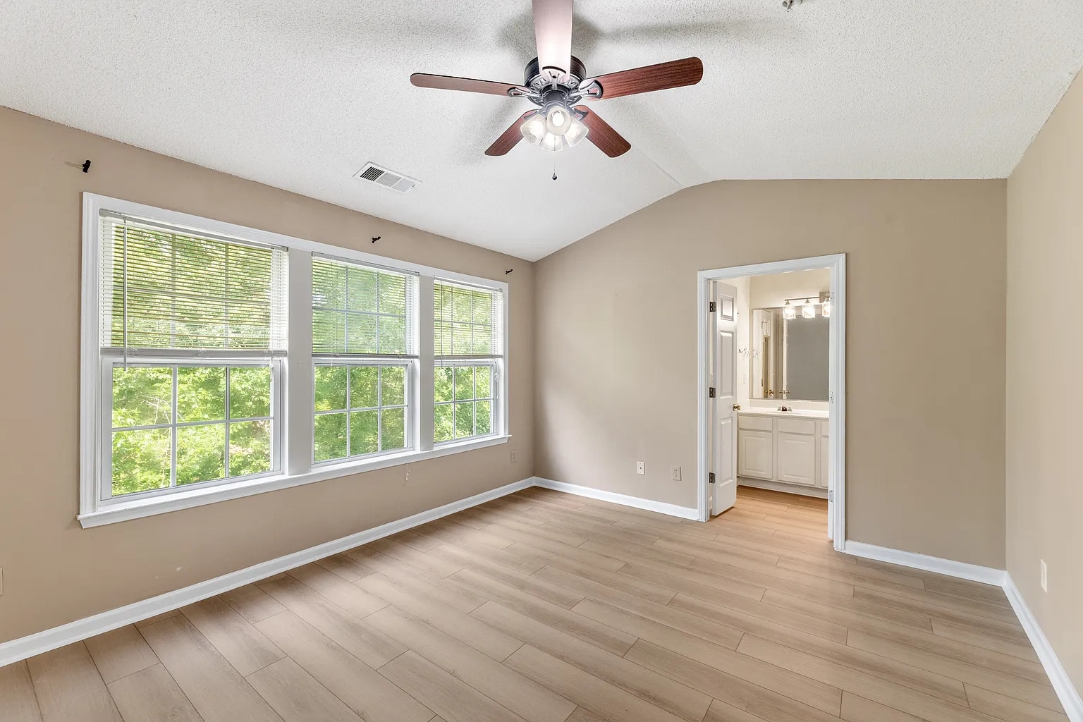 Building Photo - 1080 Whitestone Rdg