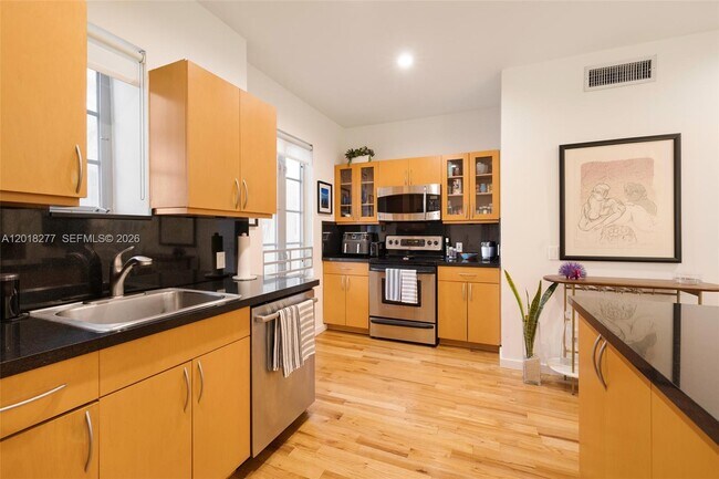 Building Photo - 1551 Lenox Ave.