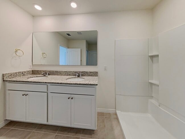 Building Photo - 9678 Black Walnut Dr