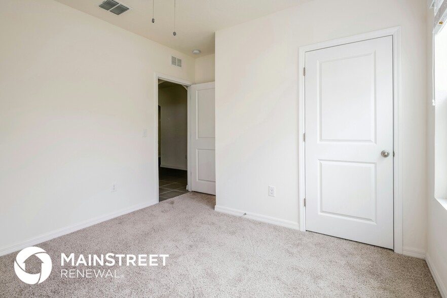 Building Photo - 9607 Highland Ridge Dr