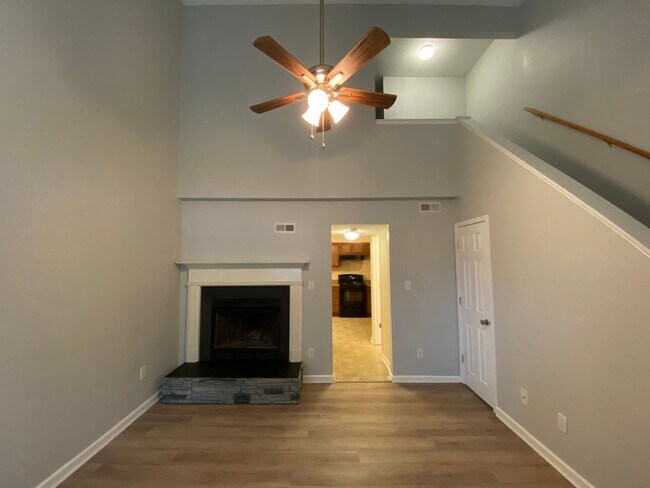 Building Photo - 568 Brookside Ct