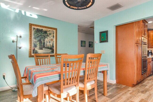 Building Photo - 634 180th Ave W