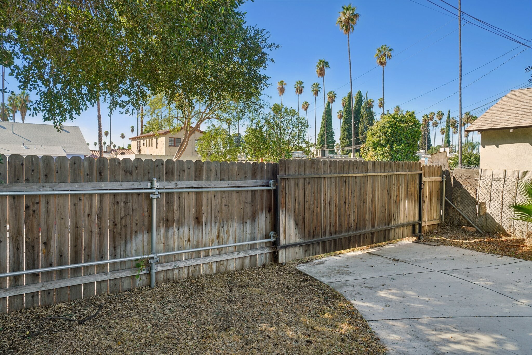 Building Photo - 379 W 19th St