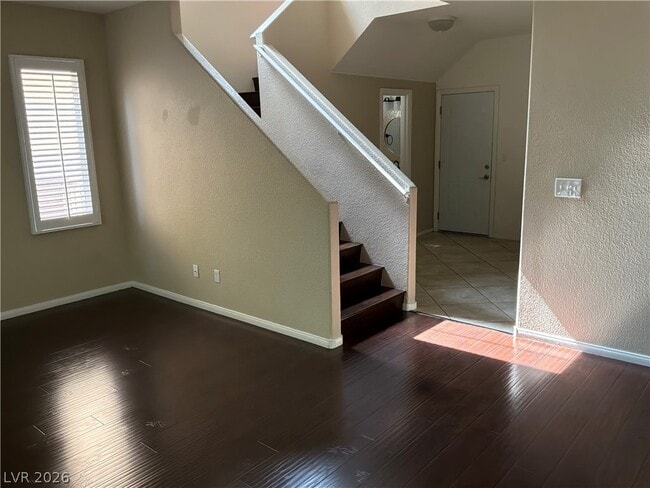 Building Photo - 10021 Calabasas Ave