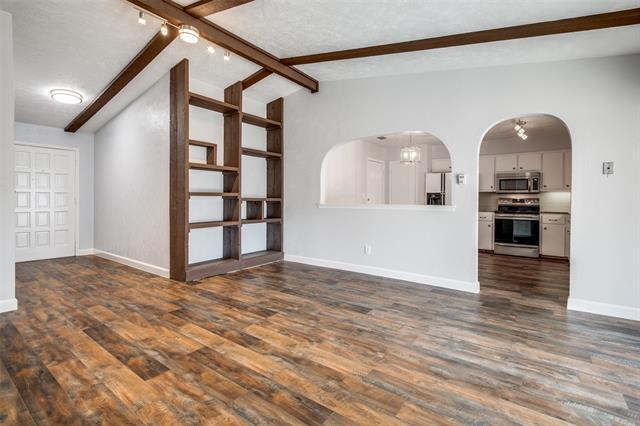 Building Photo - 626 Shadyglen Dr