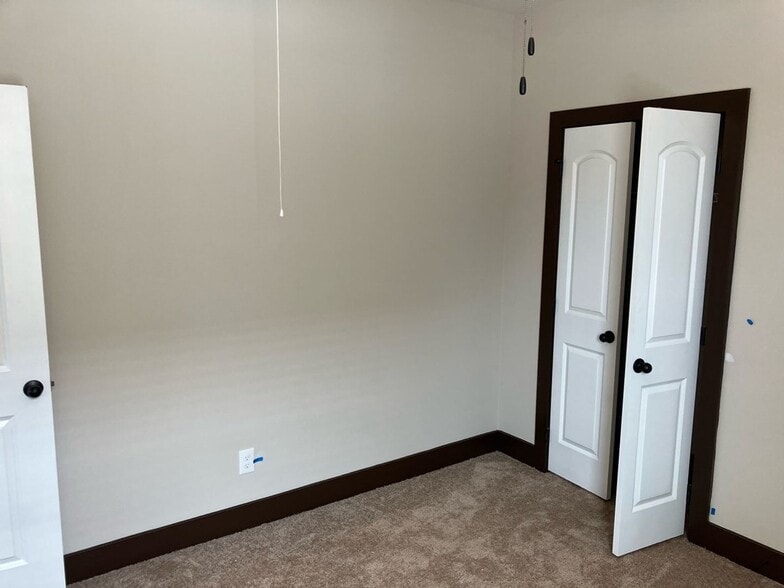 Building Photo - MOVE IN INCENTIVE*** Super Cute 2 Bedroom House in Fox Run Village