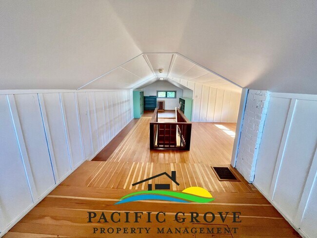 Building Photo - Lovely Ocean View Home Available NOW!