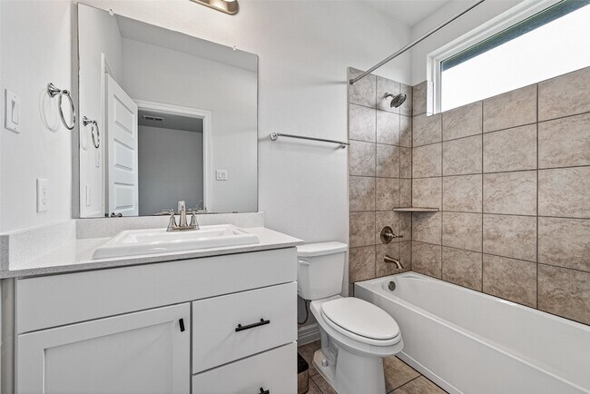 Building Photo - 6602 Albany Forest Ct