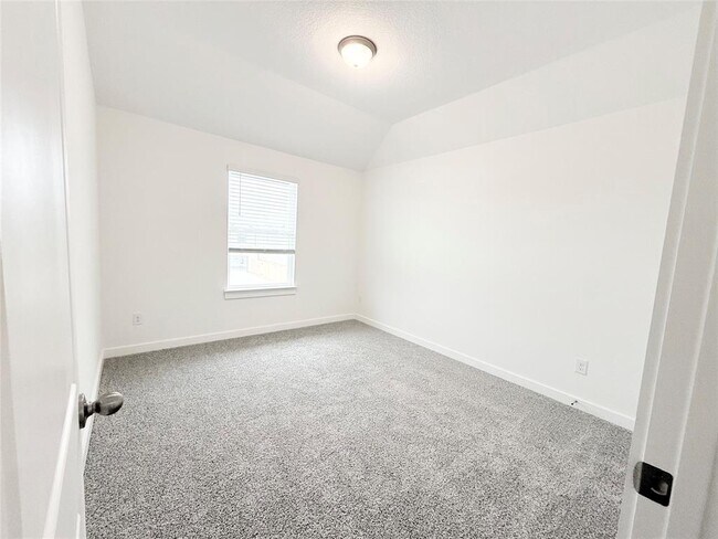 Building Photo - 148 Hartson Dr