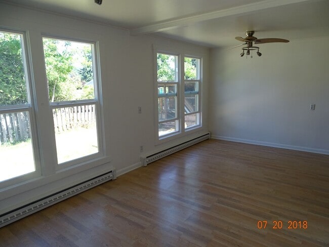 Building Photo - Great South Hills Location