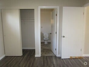 Building Photo - Cozy Updated One Bed One Bath Apartment Ne...