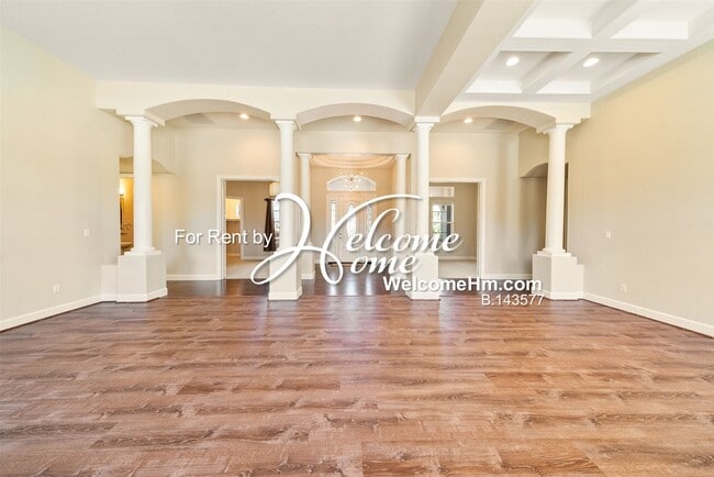 Building Photo - 15020 Redmond Lp