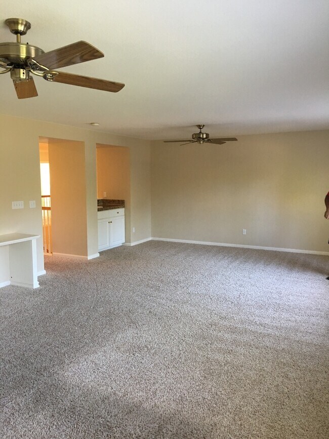 Building Photo - Large, Dog Friendly Rocklin Home with a View!