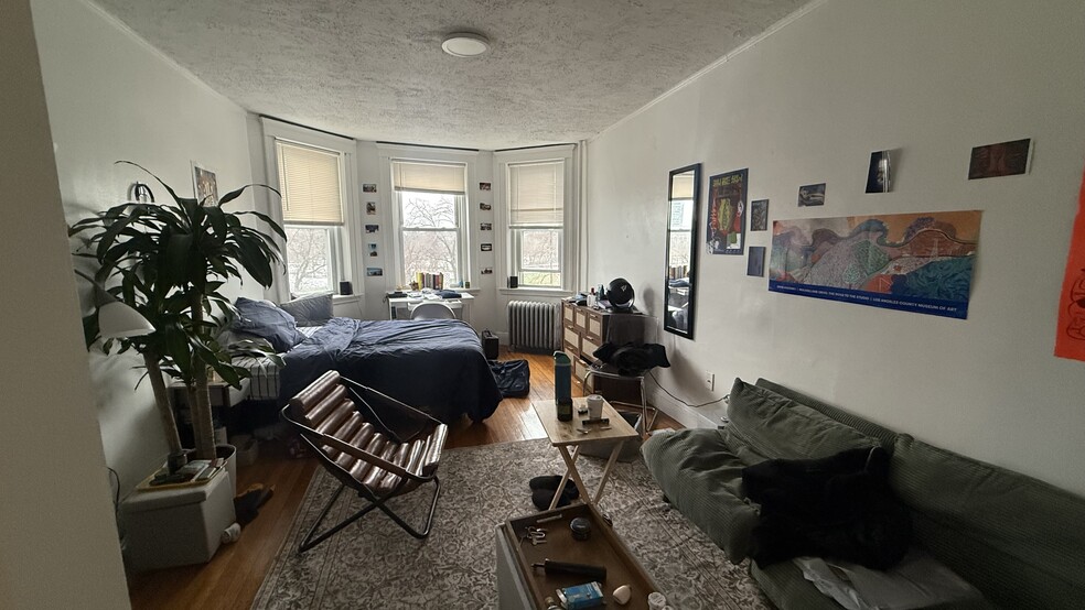 Building Photo - 199 Park Dr