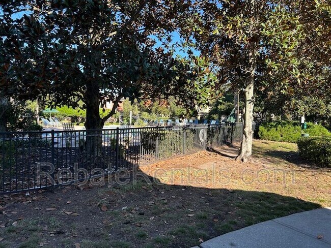 Building Photo - 10075 Gate Pkwy N